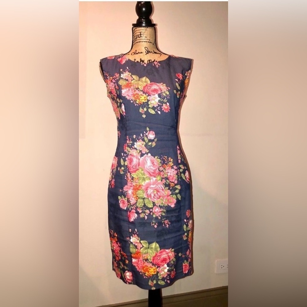 Floral print dress - Picture 2 of 5